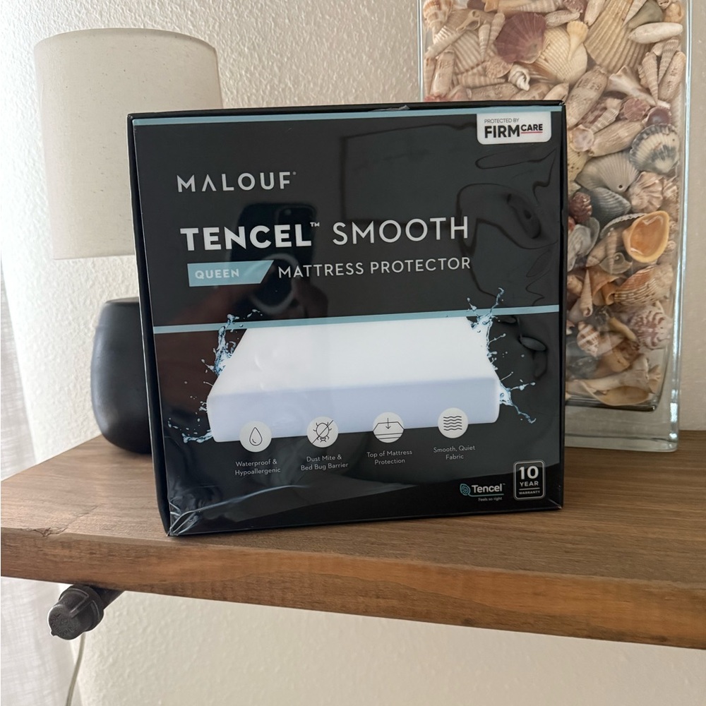 Malo Tencel Smooth Mattress Protector - Black and White